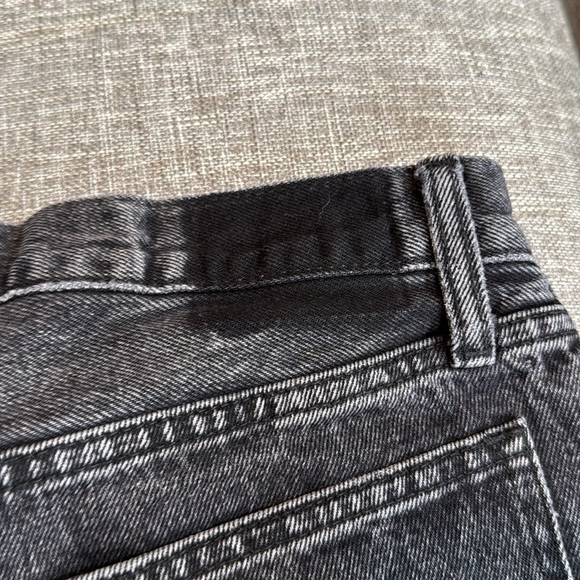 Abercrombie & Fitch Mid-Rise Boyfriend Raw Hem Denim Shorts Washed Black - Picture 12 of 12